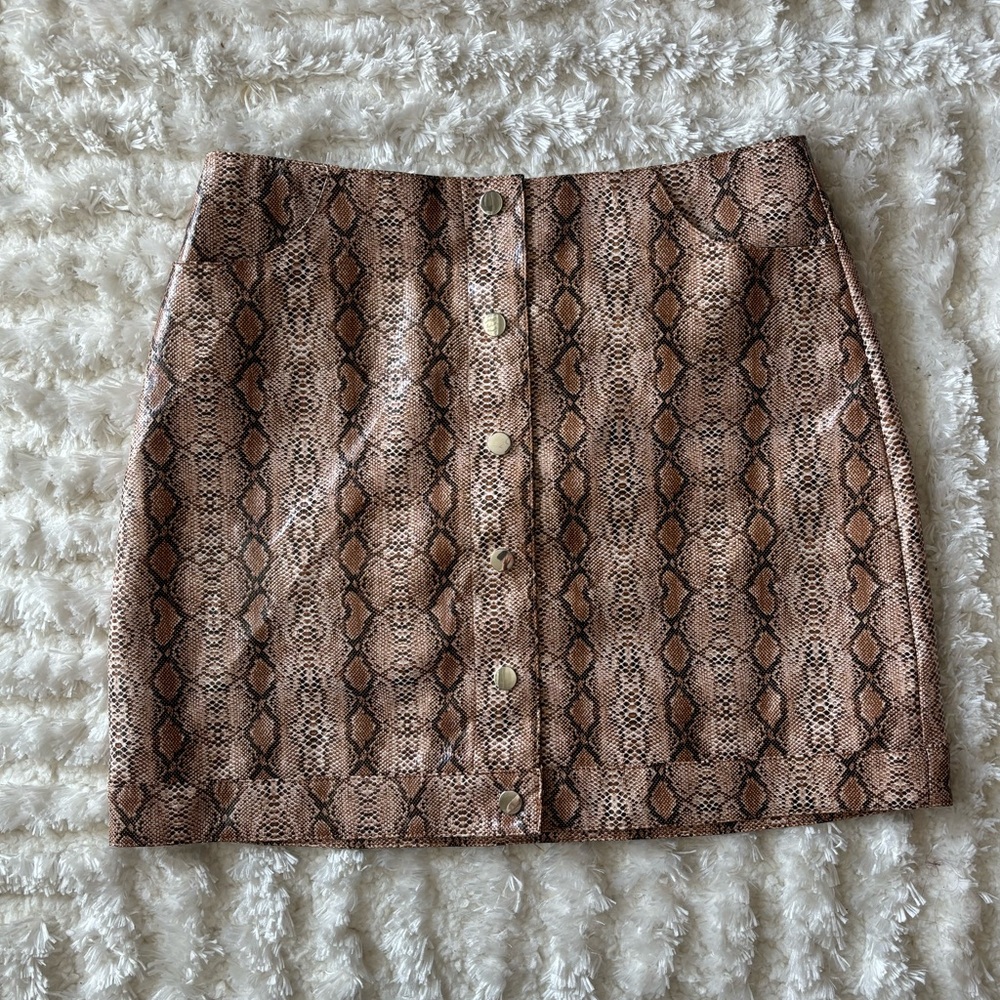 TOPSHOP NWOT Y2K Rocker Boho Faux Leather Tan Snake Button Down Mini Skirt